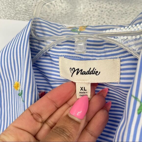 Maddie Girl’s Striped Floral Embroidered Button Front Short Sleeve Shirt XL - Picture 8 of 13